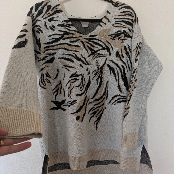 Chico's Tiger Geometric Sweater Cream Tan V Neck Animal Print Boho Womens sz L - Picture 3 of 13